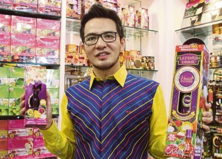 Gambar Datuk Azril Pengasas V’Asia Cosmetic | Azhan.co