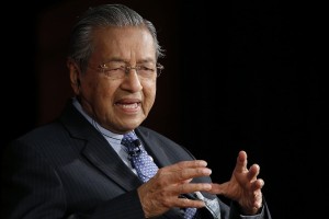 mahathir-formal-talk-wallpaper