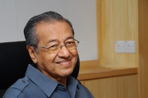 tun-mahathir-at-office