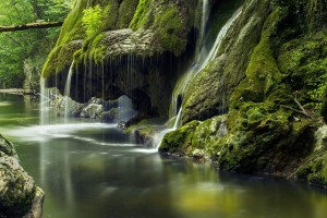 Awesome bigar waterfall