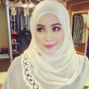 Ayu Raudhah Bertudung