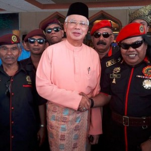 Rani Kulup Salam Dengan Najib