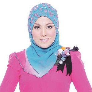 Shila Amzah Bertudung