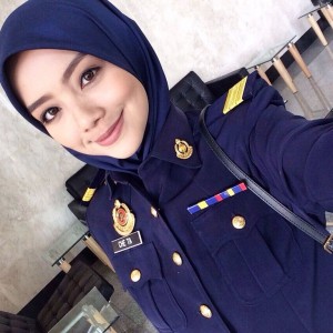 Mira Filzah Comel Pakai Pakaian Seragam JPJ