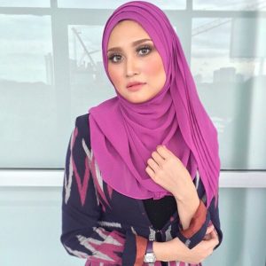 Ayda Jebat Bertudung Ala Muslimah