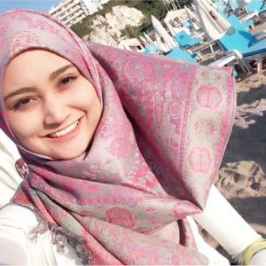 Ayda Jebat dengan imej berhijab