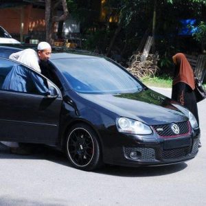 Ustaz Azhar Idrus dan Kereta VW Golf GTI Miliknya