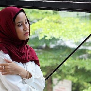 Bella Dally Berhijab Sepenuhnya