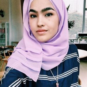 Foto Casual Wajah Cantik Elfira Loy