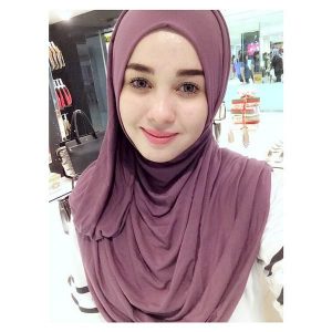 Emma Maembong Comel Berhijab