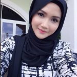 Foto Hanna Aqeela Comel Bertudung Hitam