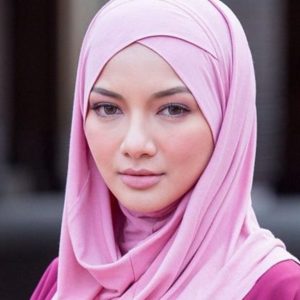 Gaya Bertudung Baru Neelofa