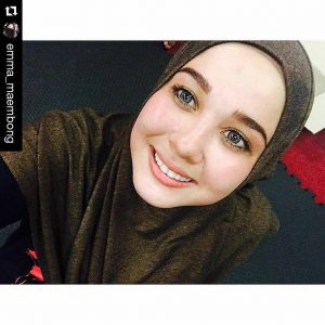 Selfie Bertudung Emma Maembong