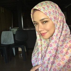 Gaya Gadis Kampung Ala Nora Danish