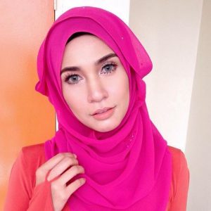 Izreen Azminda Berwajah Cengkung