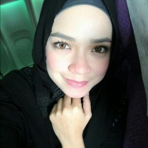 Nora Danish Selfie Bertudung Gelap