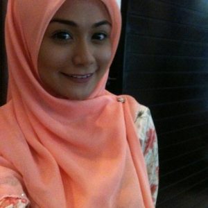 Tasha Shilla Ayu Bertudung Ala Gadis Kampung