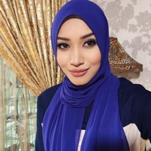 Zahirah Macwilson Comel Bertudung Biru