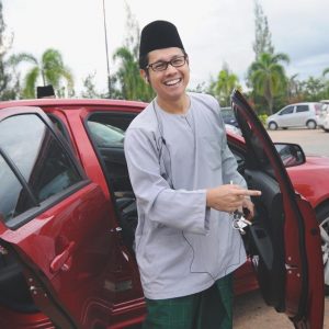 Ally Iskandar Berbaju Melayu