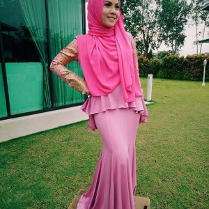 Baju Kurung Dan Shawl Pink Tiz Zaqyah