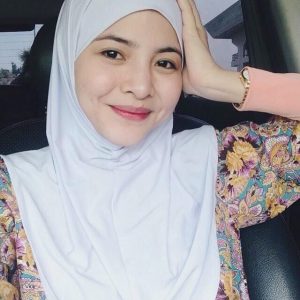 Fesyen Sopan Artis Ardell Aryana Berhijab