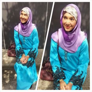 Gambar Gadis Comel Berbaju Kurung Intan Ladyana