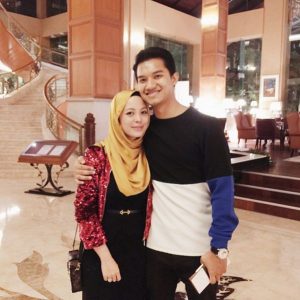 Gambar Vivy Yusof dan Suami