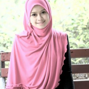 Heliza Helmi Artis Bertudung Labuh