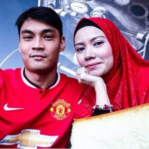 Hisyam Hamid Mufc Dan Isterinya Yang Berhijab