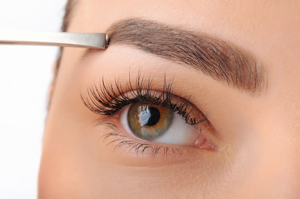 How To Grow Thick Eyebrows Naturally