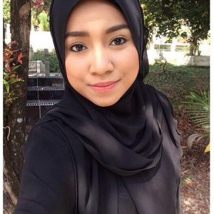 Ika Nabila Bertudung