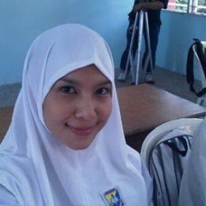 Intan Ladyana Bertudung Uniform Sekolah