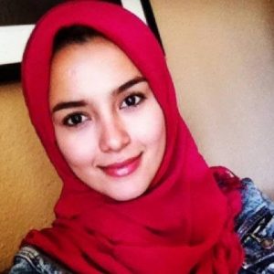 Juliana Evans Bertudung Cantik