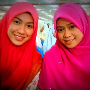 Mardiana Alwi And Heliza Helmi Cantik Bertudun