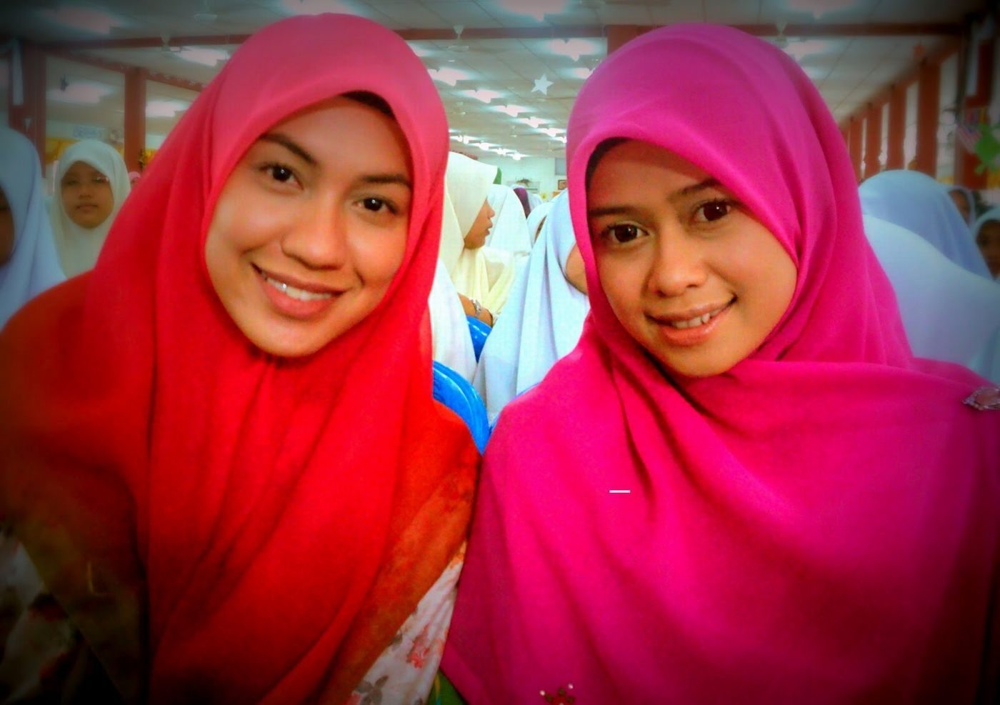 Mardiana Alwi And Heliza Helmi Cantik Bertudun