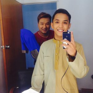 Selfie Aiman Tino Berbaju Melayu Untuk Recording untuk Raya Haji