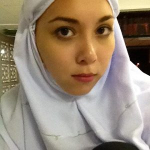 siti-saleha-dengan-baju-solat