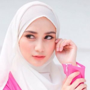 Wajah Suci Artis Wawa Zainal