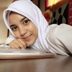 Awek Sekolah Bertudung Comel Farhanna Qismina