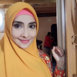 Cantiknya Imej Baru Lufya Omar Bertudung