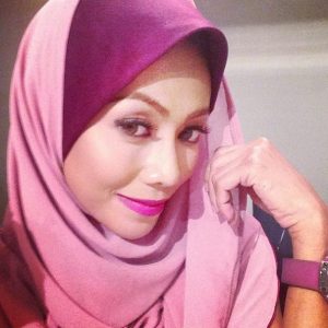 Comelnya Lana Nordin Berhijab