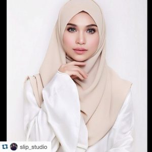 Foto Cantik Anzalna Nasir Berhijab