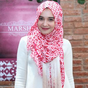 Gadis Indo Berhijab Cantik Zaskia Sungkar
