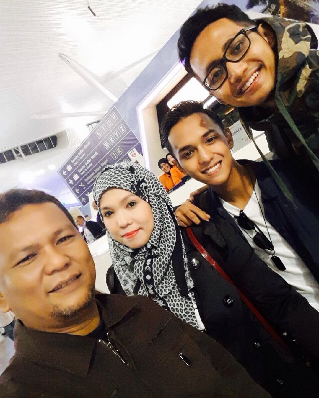 Gambar Aiman Tino Di Airport Sabah