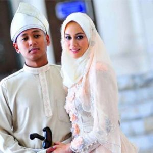 Gambar Natasha Hudson Dan Suami Carleed Khaza