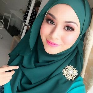 Gambar Nur Risteena Bertudung Ketika Ramadhan