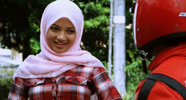 Mengorat Neelofa