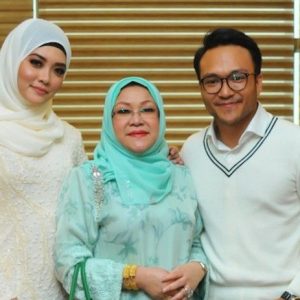 Gambar Shaheizy Sam Dan Syatilla Melvin Serta Ibu Sam