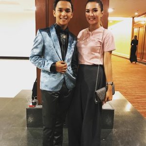 Aiman Tino Bersama Kakaknya Di Anugerah Melodi