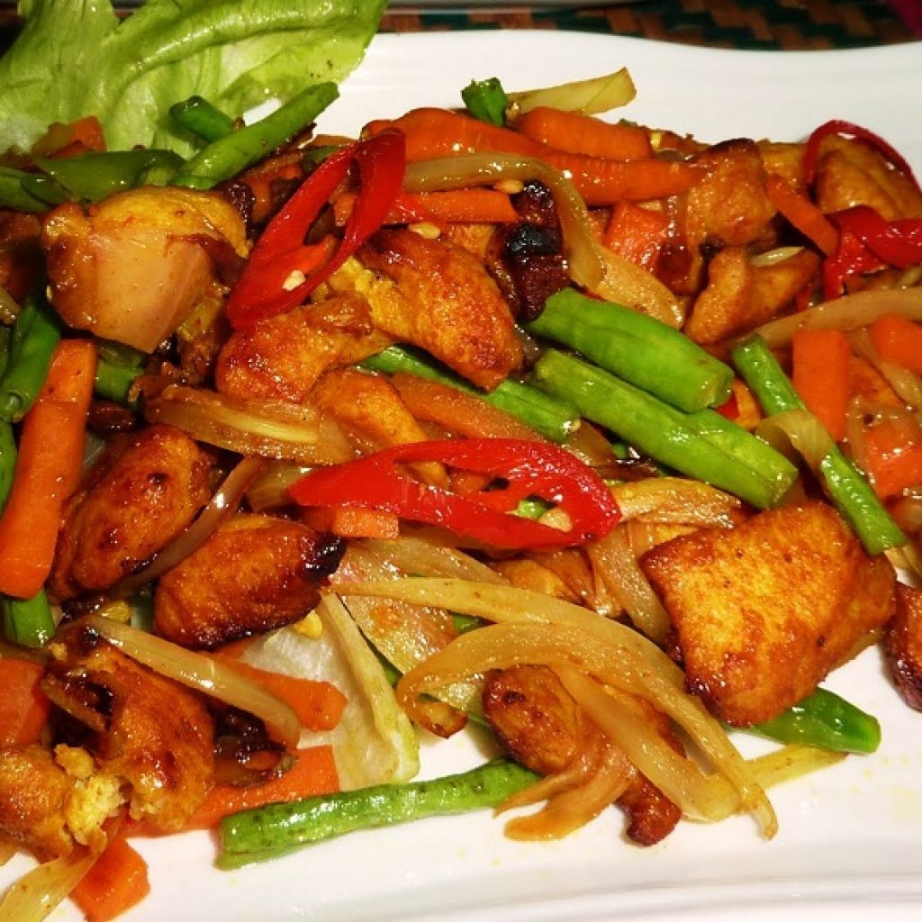 Resepi Ayam Goreng Kunyit Mudah dan Sedap | Azhan.co